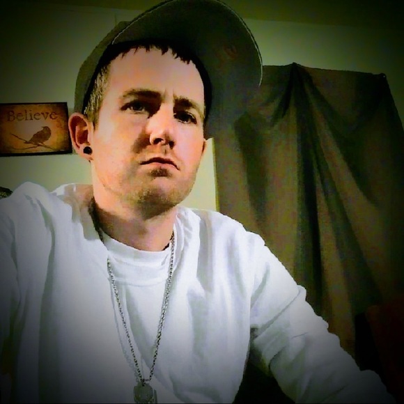 Meet your Posher, Justin - Picture 2 of 4